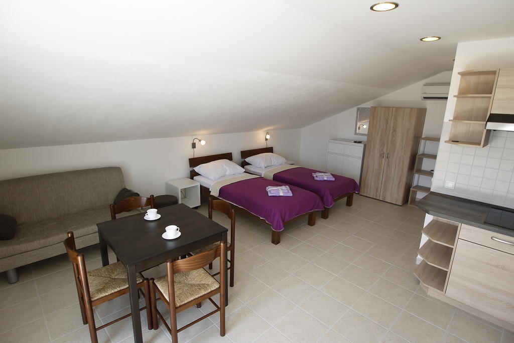 Paklenica Sport Apartments Starigrad Paklenica Ruang foto