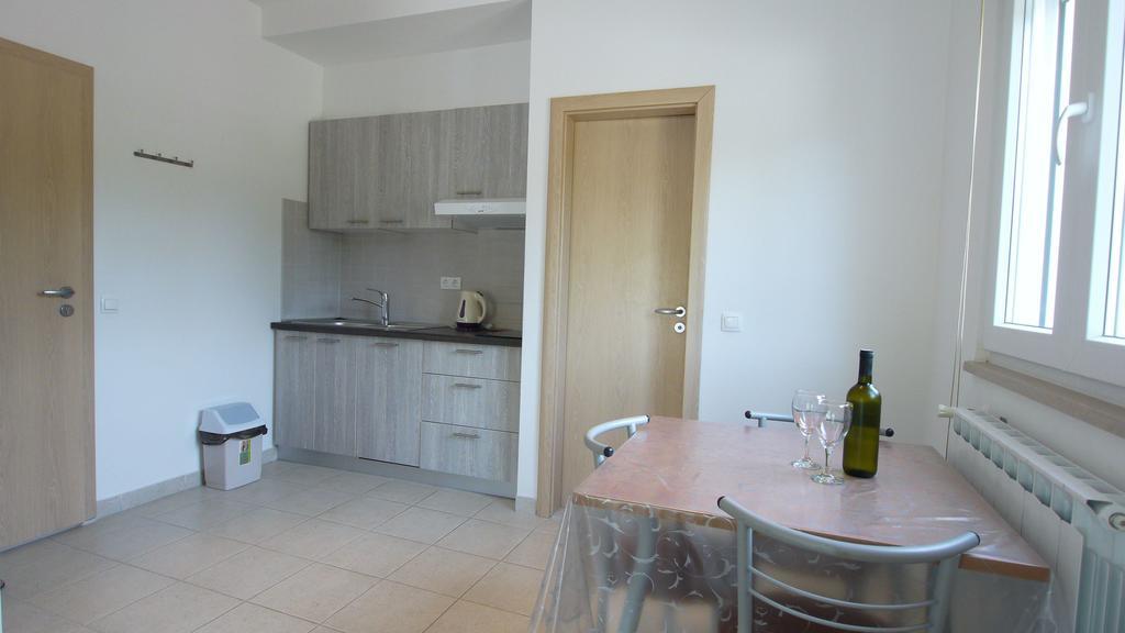 Paklenica Sport Apartments Starigrad Paklenica Bagian luar foto