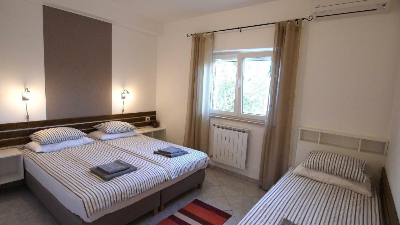 Paklenica Sport Apartments Starigrad Paklenica Bagian luar foto